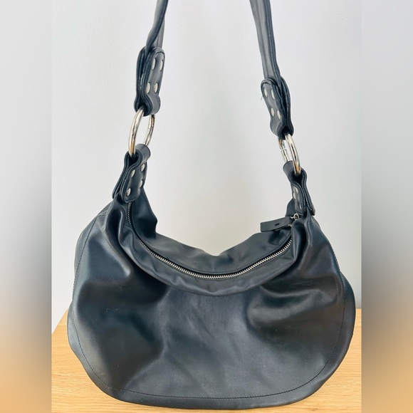 Black vegan leather hobo bag - Picture 3 of 5